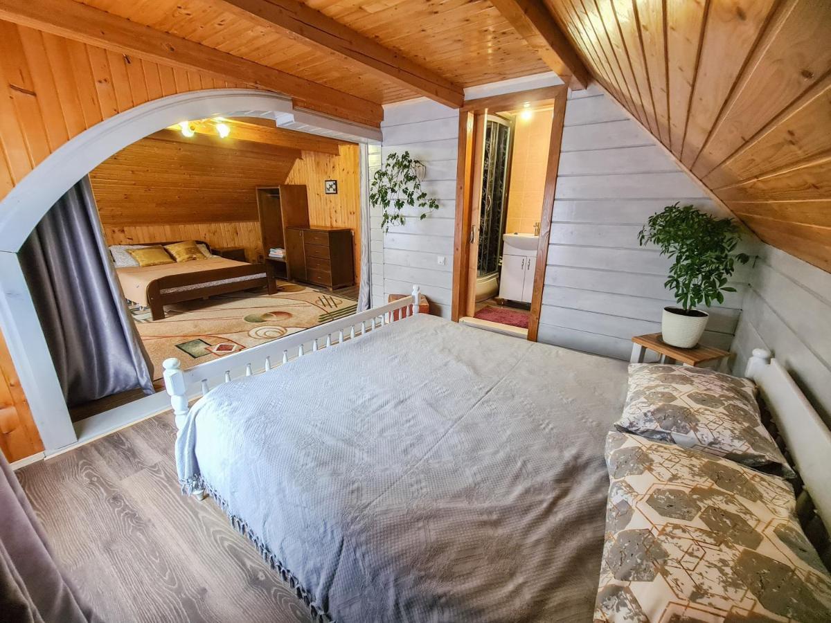 Хата Різьбяра Villa Beloberezka Exterior photo